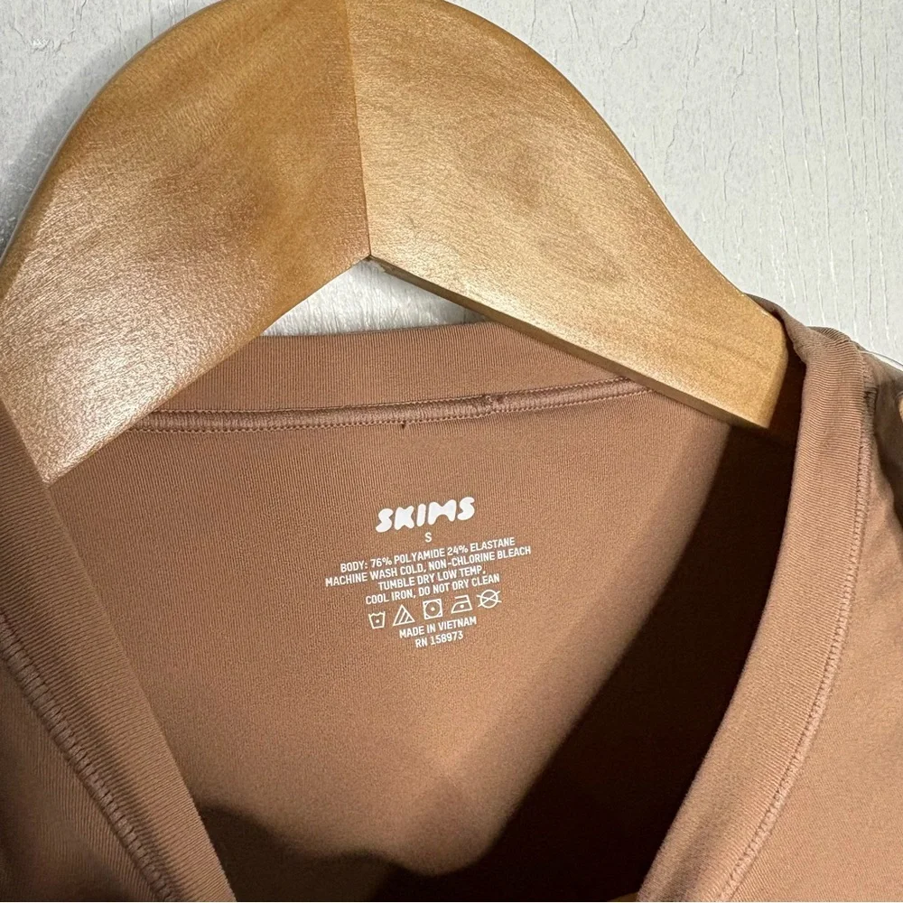 NWT Skims fits everybody long sleeve Crewneck bodysuit size small Sienna - Picture 3 of 11